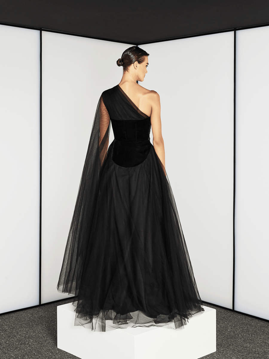 BLACK VELVET AND TULLE CORSET DRESS WITH TRAIL – THA SEEN