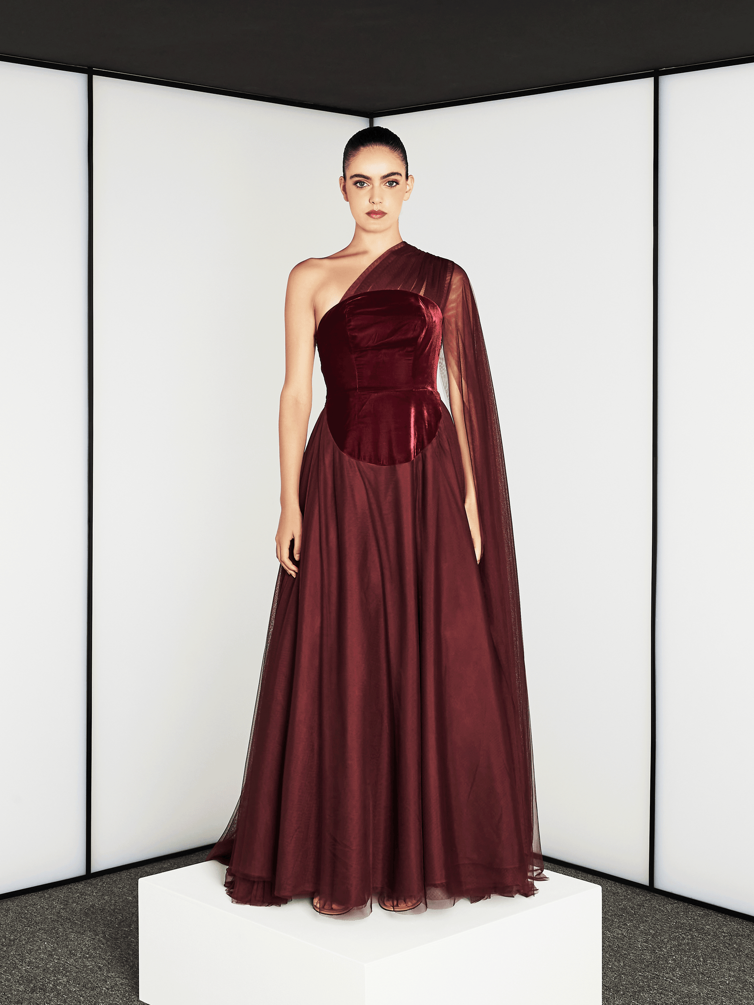 ONE SHOULDER TULLE AND VELVET DRESS WITH TRAIL