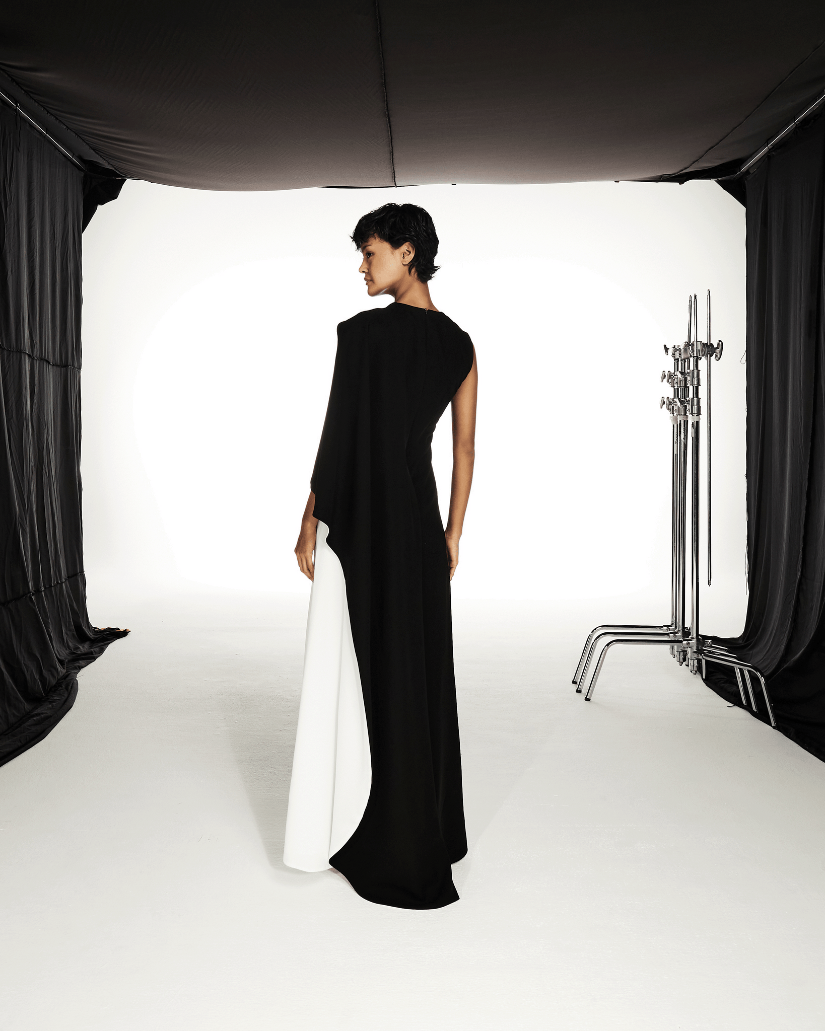 BLACK AND WHITE MULTI PANEL DRESS WITH EXTENDED SLEEVES – THA SEEN