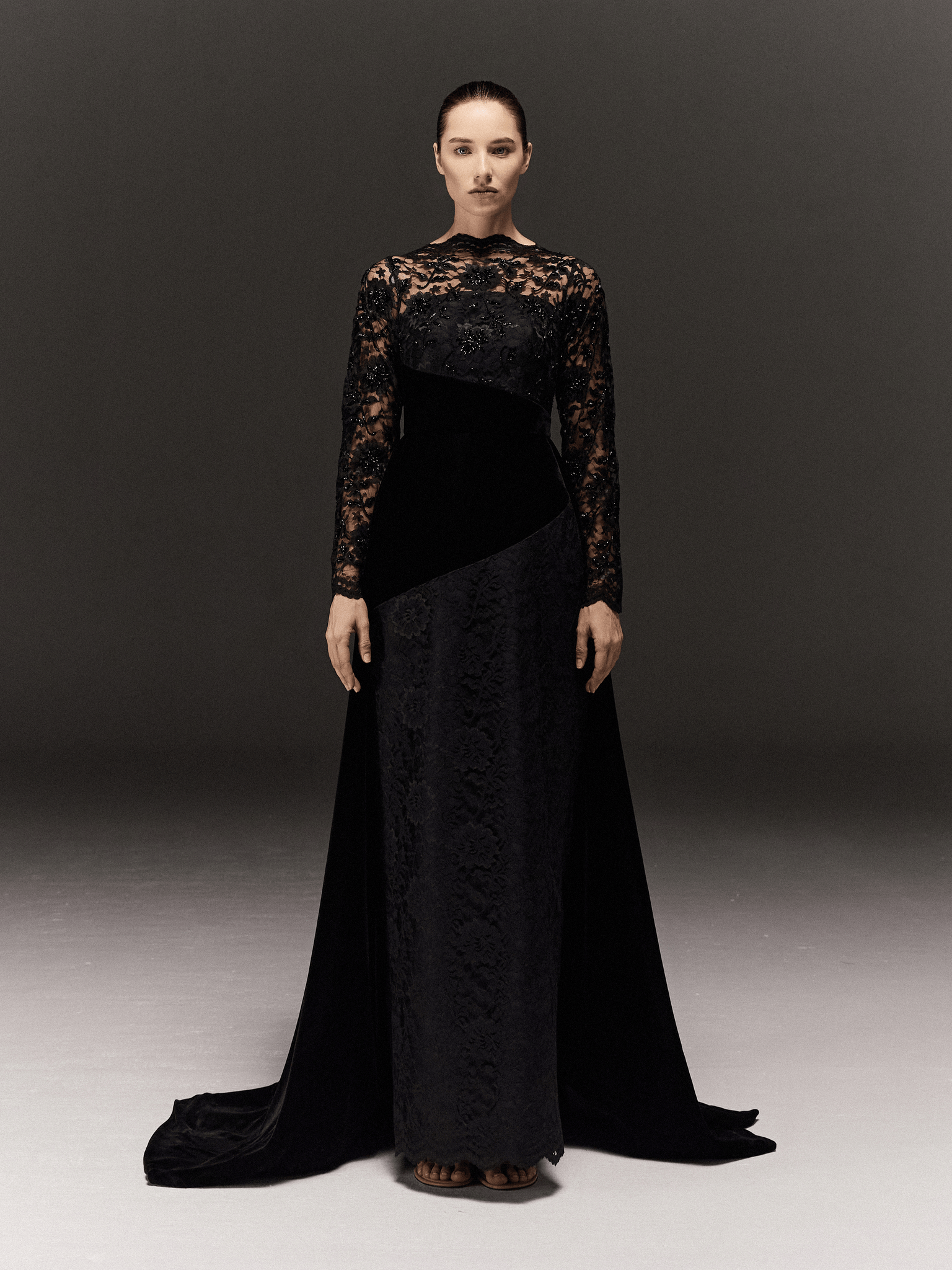 BLACK LACE AND VELVET STRAIGHT FIT DRESS WITH TRAIL