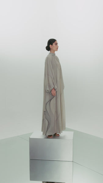 LIGHT GREY RAGLAN SLEEVED LOOSE-FIT PRINTED CHIFFON DRESS WITH EMBROIDERED COLLAR