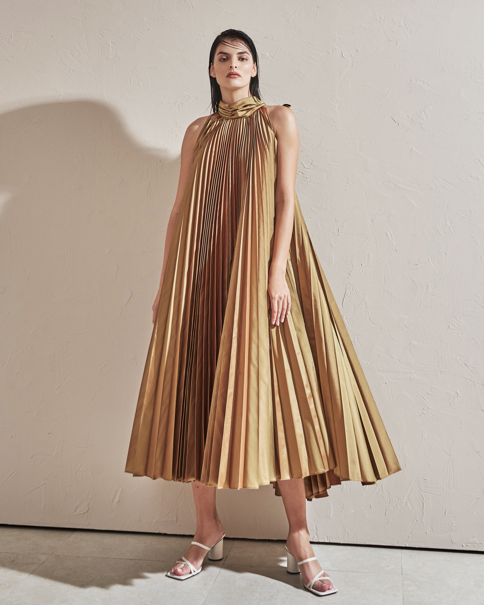 FULLY PLEATED TAFFETA SILK DRESS WITH BOW – THA SEEN FULLY PLEATED TAFFETA SILK DRESS WITH BOW – THA SEEN